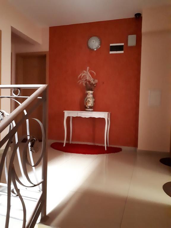 Art Guest House Orchidea 포마리 외부 사진